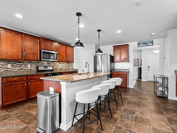 5th image of 11723 Trottingham Cir