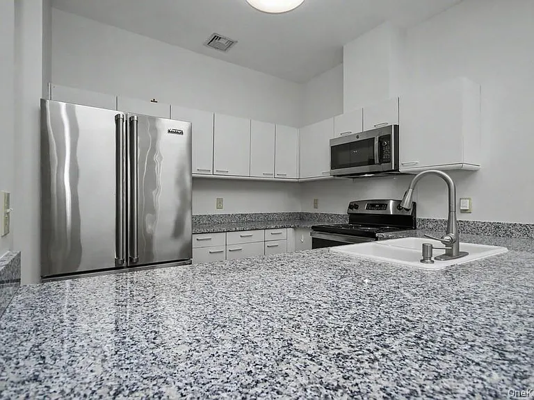 333 N State Rd #61 — Photo 2