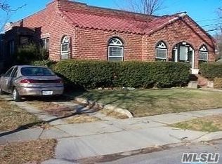 2556 Overlook Pl, Baldwin, NY 11510