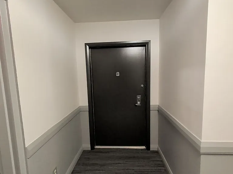 415 Montana Ave — Photo 2