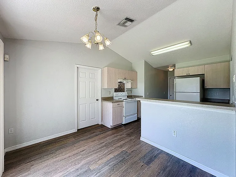 424 Danube Way — Photo 11