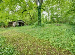 1033 Berry Rd, Elizabethton, TN 37643