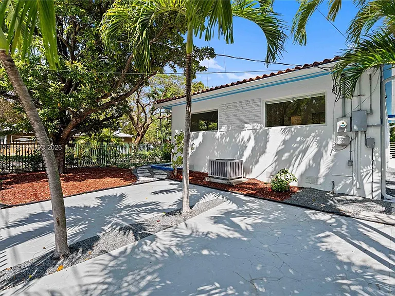 1347 SW 14th Ave — Photo 38
