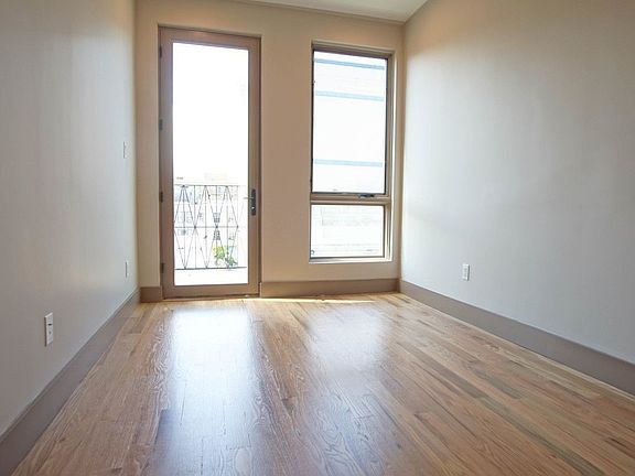 3rd image of 1144 Dekalb Ave APT 4B