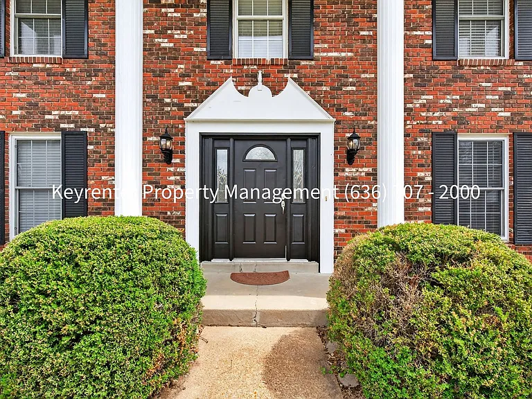 15362 Olive Blvd — Photo 2