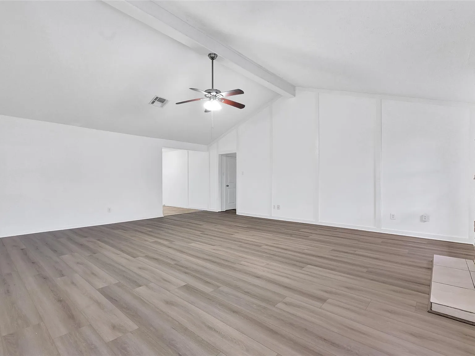3 bed, 2.0 bath, 1710 sqft, $2,150 — Photo 4