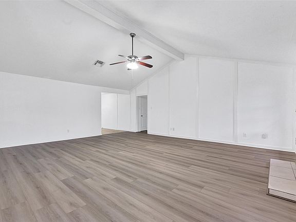4th image of 2730 Mesquite Dr