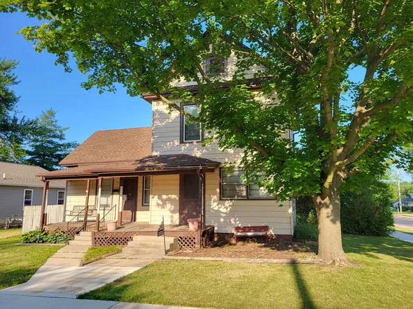 102 S 9th St, Rochelle, IL 61068