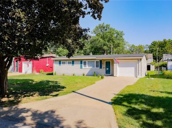 8 W 89th Ter, Kansas City, MO 64114