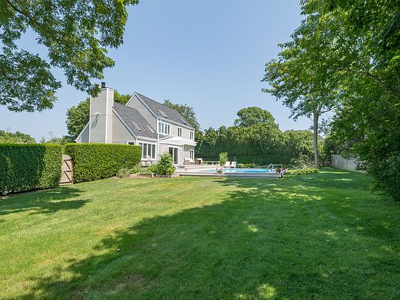 5th image of 130 Bishops Ln