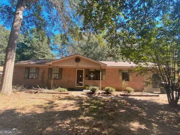 105 Country Breeze Ct, Perry, GA 31069