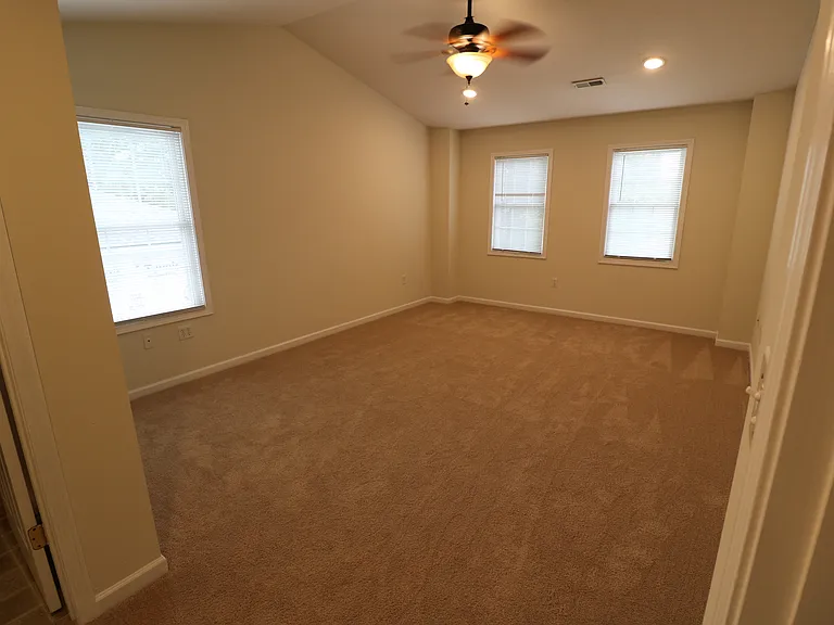 305 S Clifton Ave — Photo 20