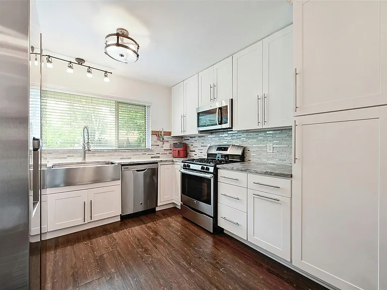 607 Old Stone Rd — Photo 14