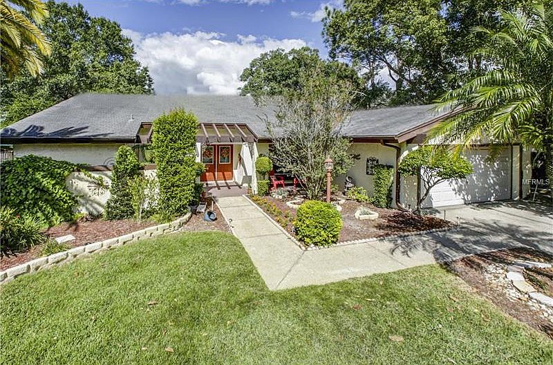 1st image of 14806 Clarendon Dr