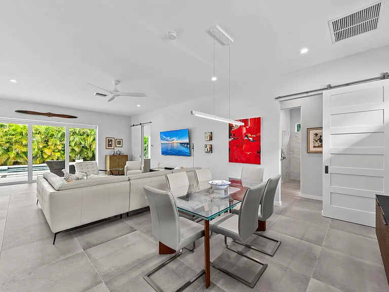 2335 Waldemere St — Photo 3