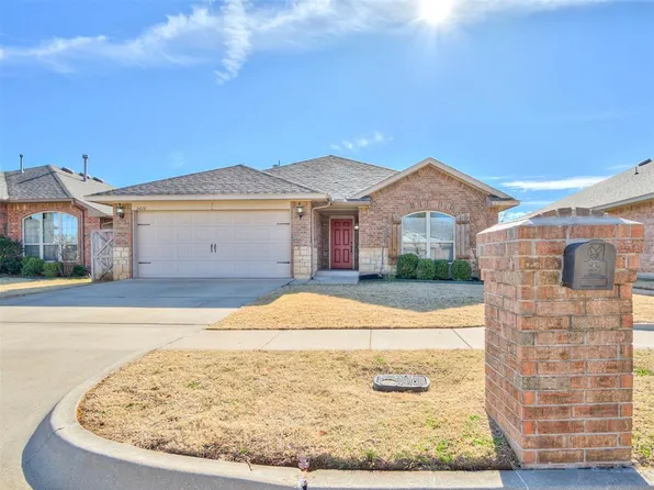 5616 Clearwater Dr, Oklahoma City, OK 73179