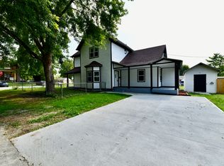 201 Academy St, Greenwood, IN 46143