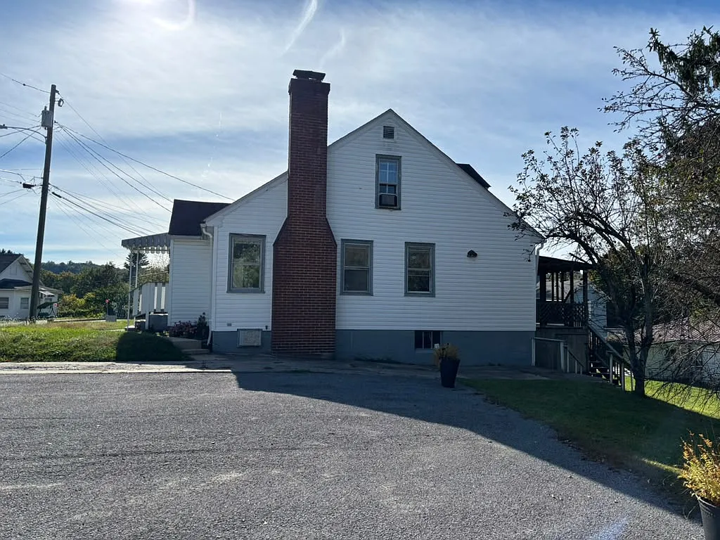 4 bed, 1384 sqft, $1,350 — Photo 4