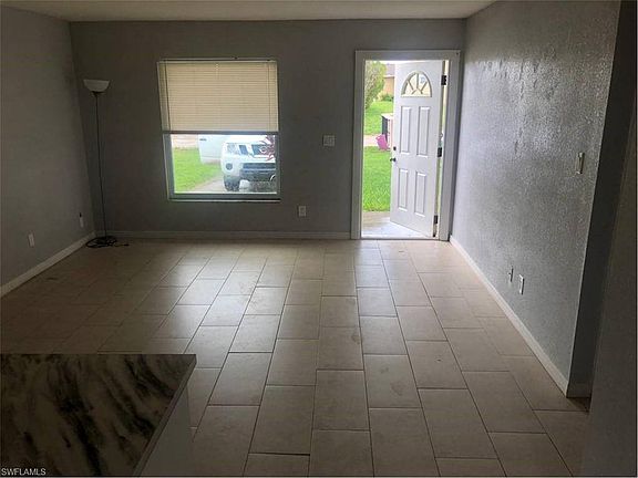 4th image of 1026 NE 8th Pl