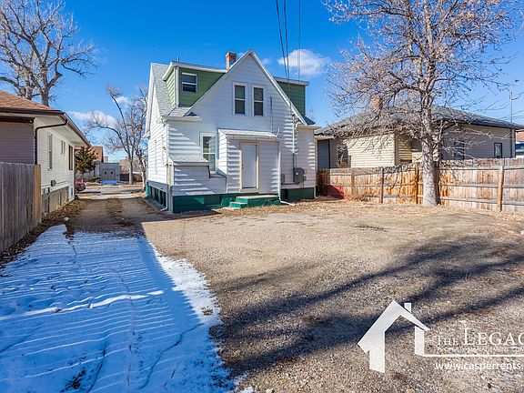 2nd image of 327 S Lincoln St #1