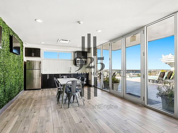 5th image of 925 Common St APT 600