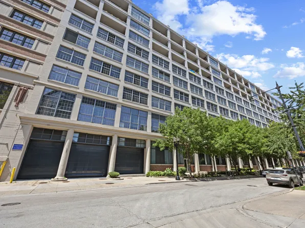 (undisclosed Address), Chicago, IL 60610