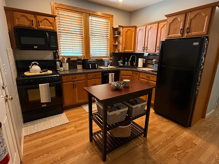 1215 Clinton St #2 — Photo 17