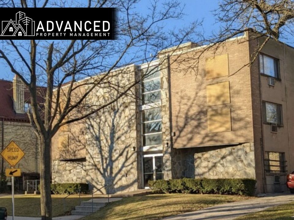 1st image of 2820 W Kilbourn Ave #303