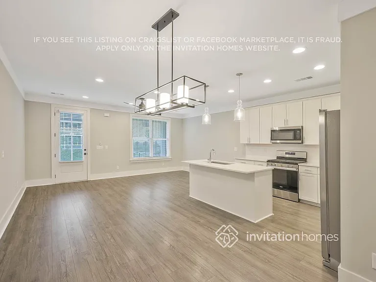 647 Vernon Ave #202 — Photo 12