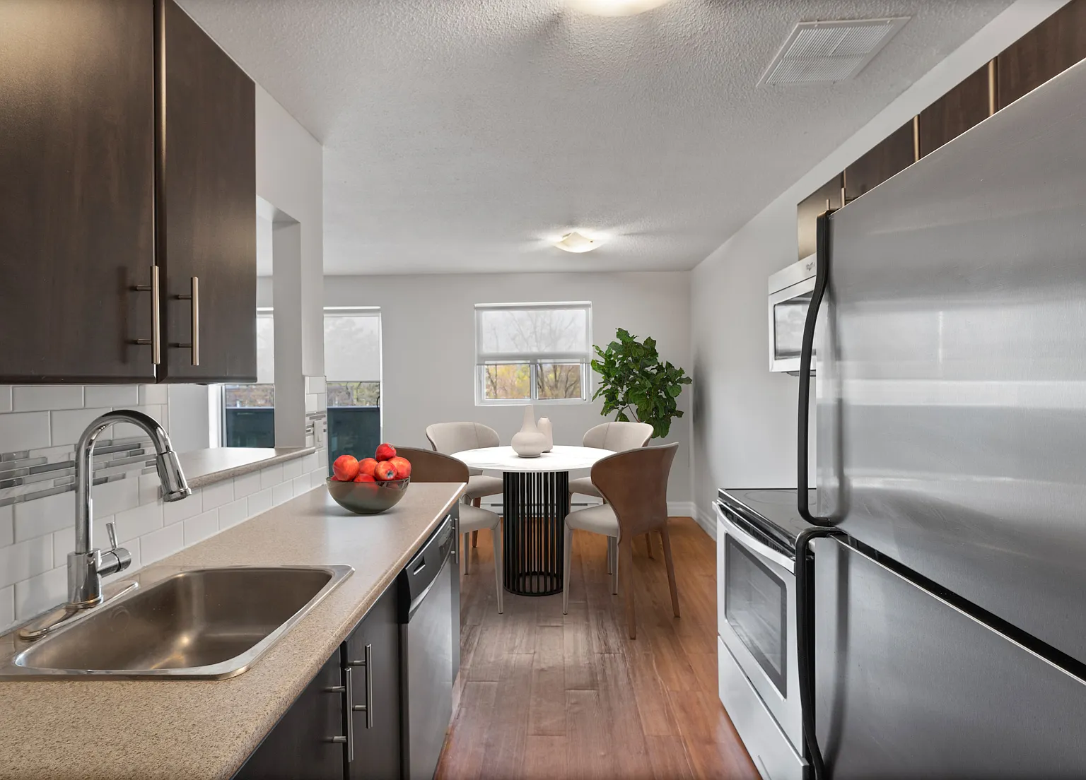 Treeview Towers — Photo 1