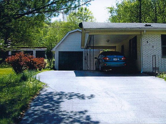 3rd image of 410 Bertha Wallace Dr