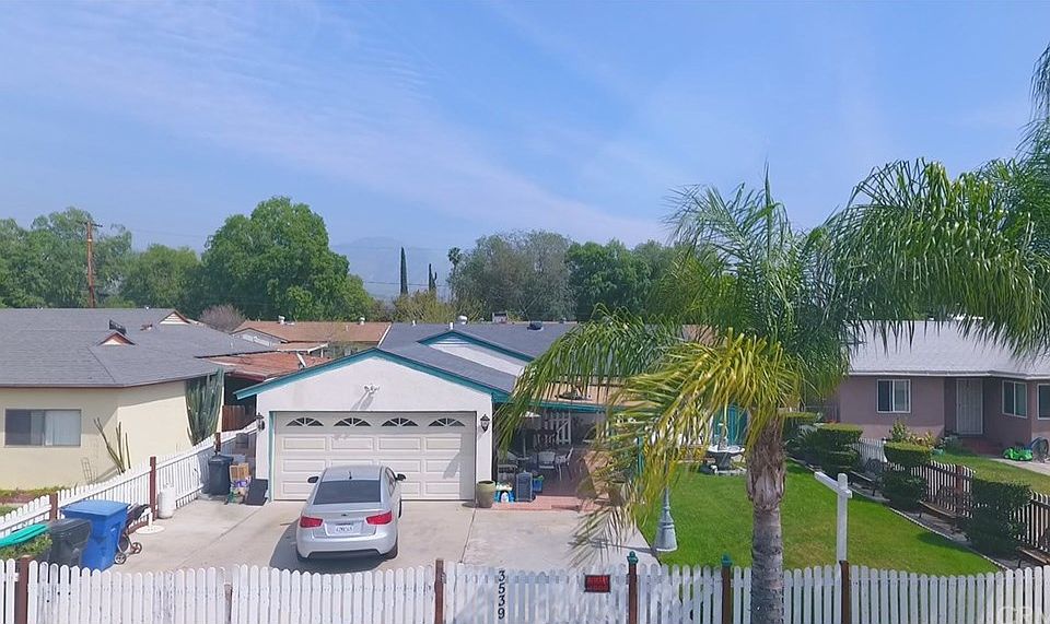 1st image of 3539 Del Rey Dr