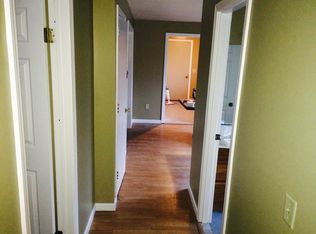 5 Surrey Ln, Amherst, MA 01002