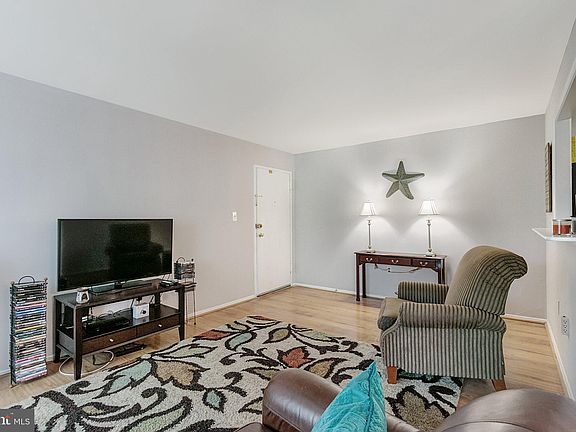 5th image of 3750 Bel Pre Rd APT 11