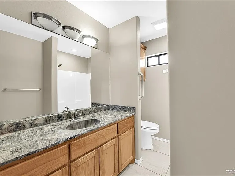 1933 River Bend Dr — Photo 9