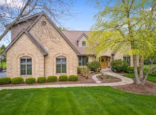 214 Red Bud Cir, Dundee, IL 60118