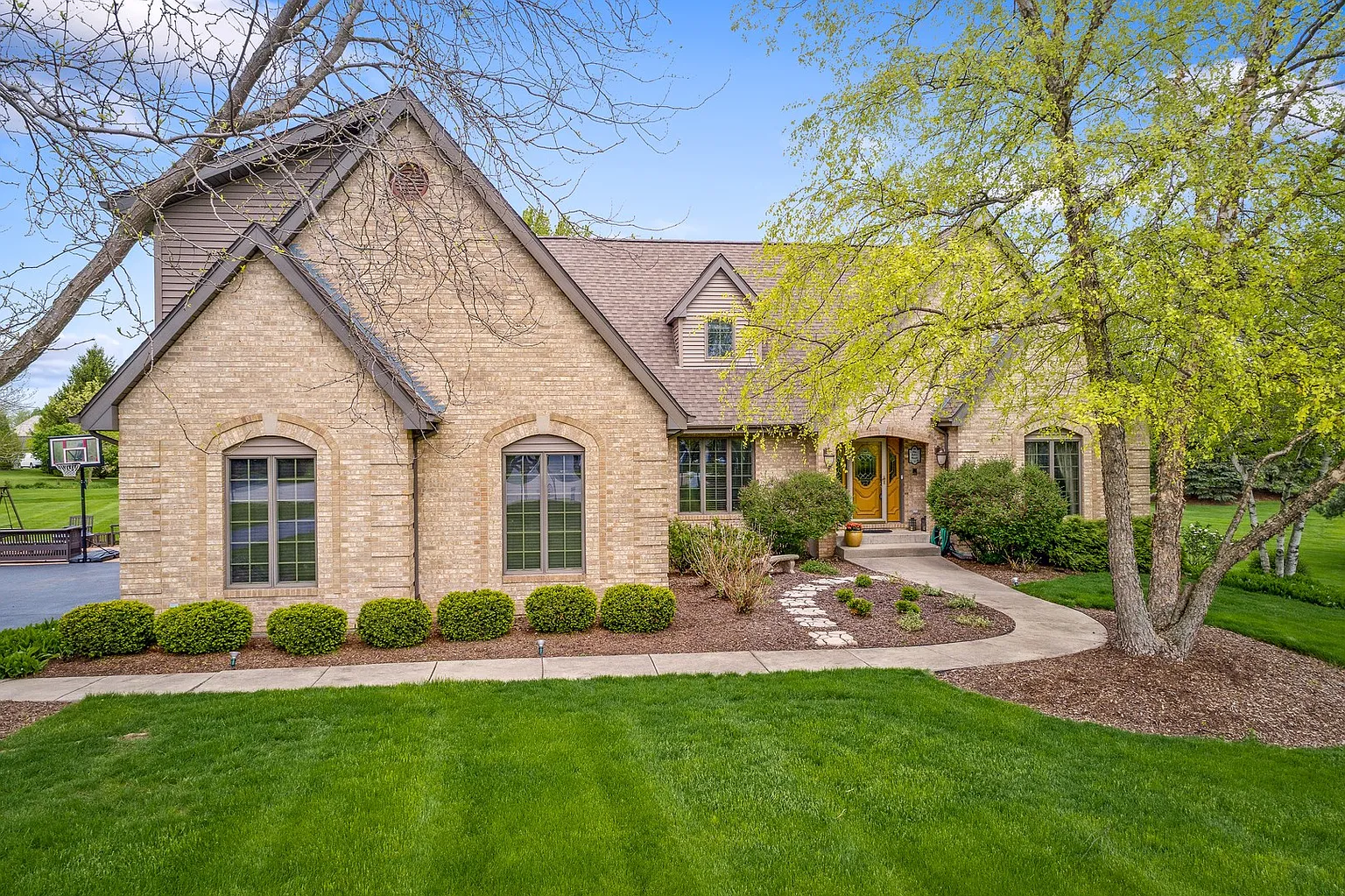 214 Red Bud Cir photo 1