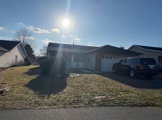 876 Geyer Dr, Chambersburg, PA 17201