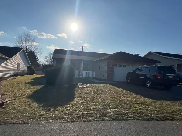 876 Geyer Dr, Chambersburg, PA 17201