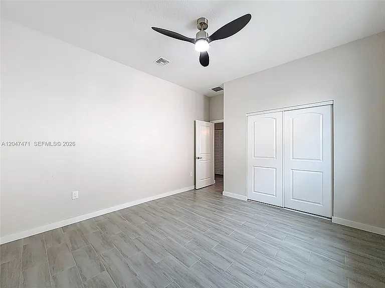 402 NW 41st St #402 — Photo 13
