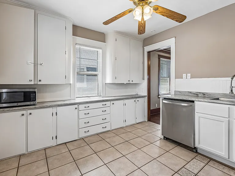 2524 Vane St — Photo 9