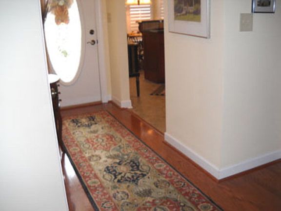 3rd image of 117 Charles Towne Dr