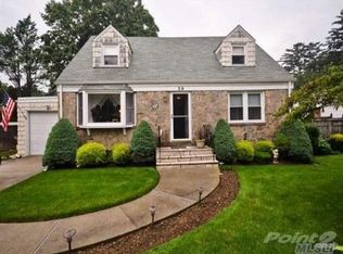 59 Wickey Ave, Westbury, NY 11590