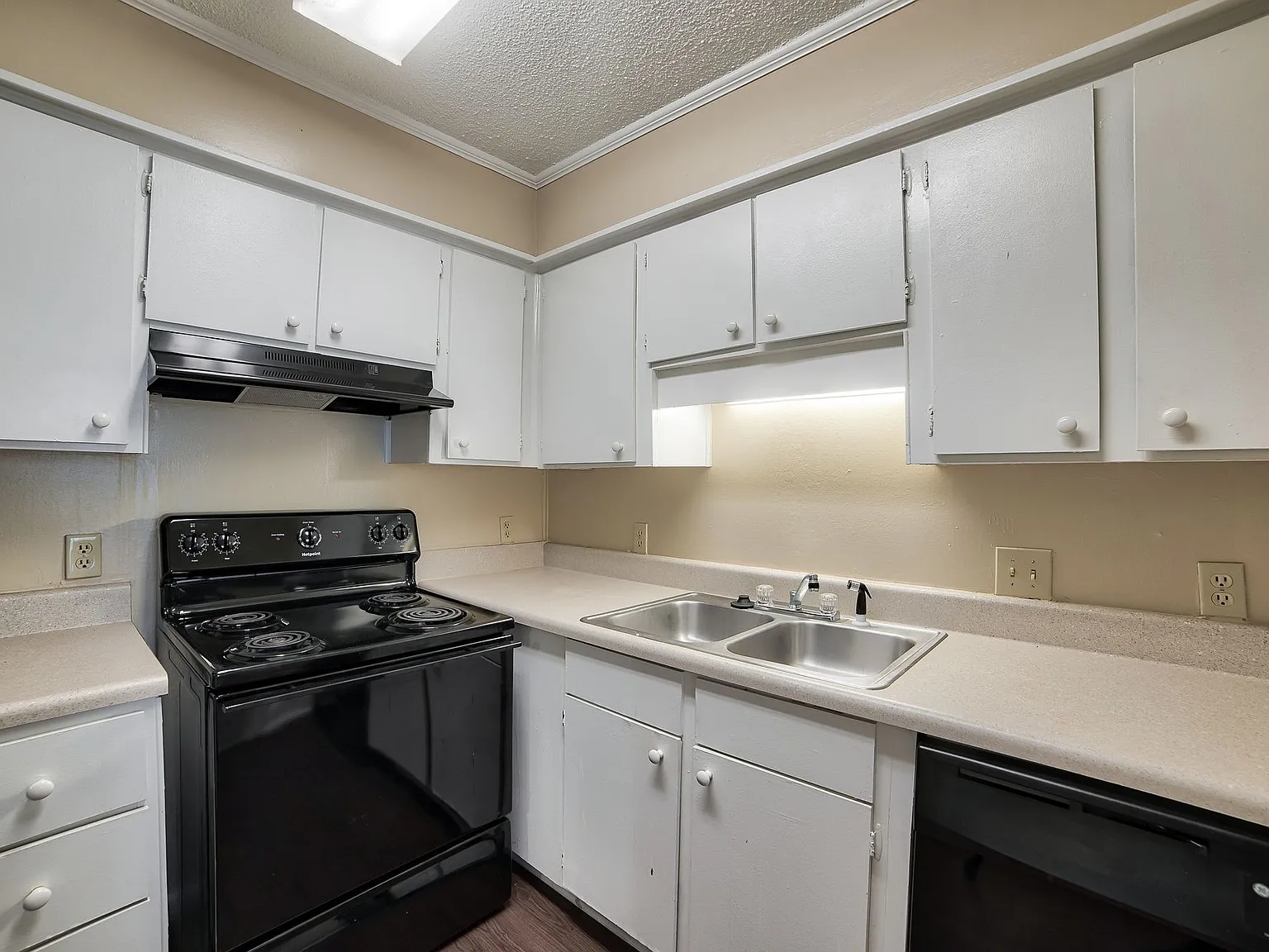 Patriot Place Apartments — Photo 2
