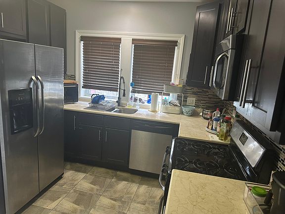 4th image of 1108 S Lyman Ave