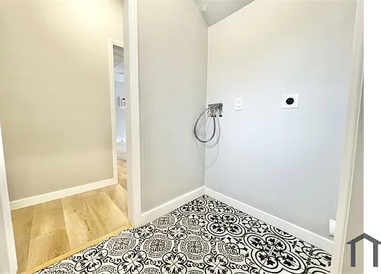 193 W 41st Pl — Photo 8