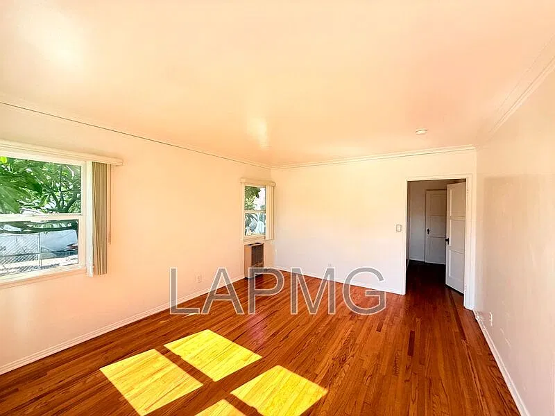 1 bed, 1.0 bath, $1,550 — Photo 2