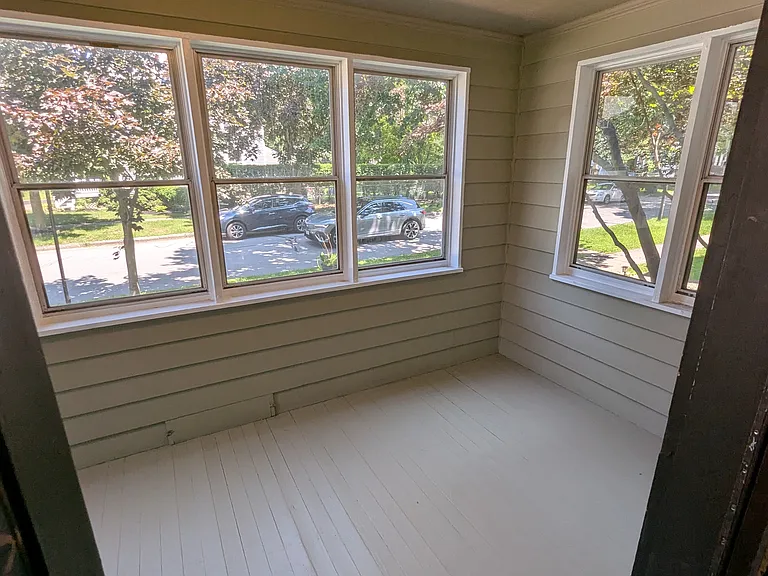 212-214 Marion St #1 — Photo 8