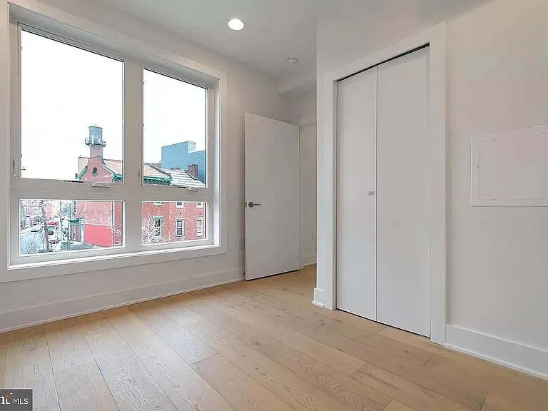 500 Fairmount Ave #302 — Photo 8