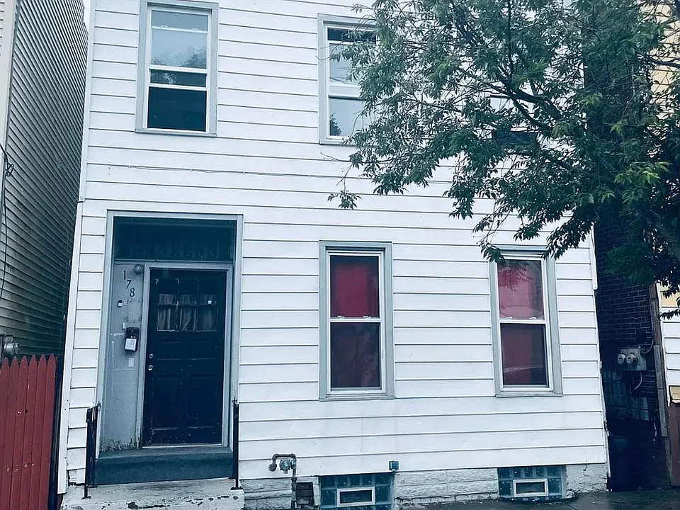 178 N Lake Ave #2